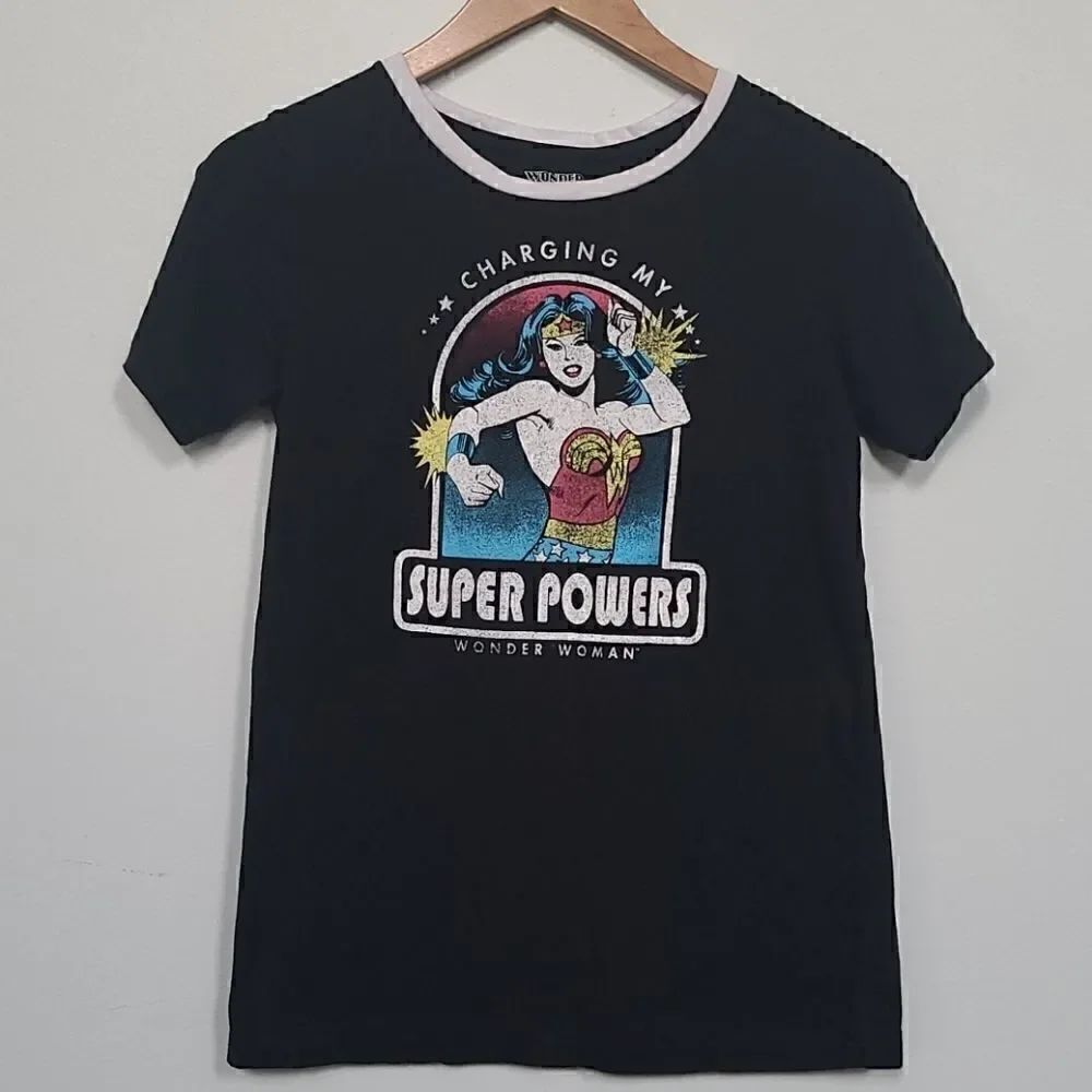 Wonder Woman Short Sleeve Shirt - Size S